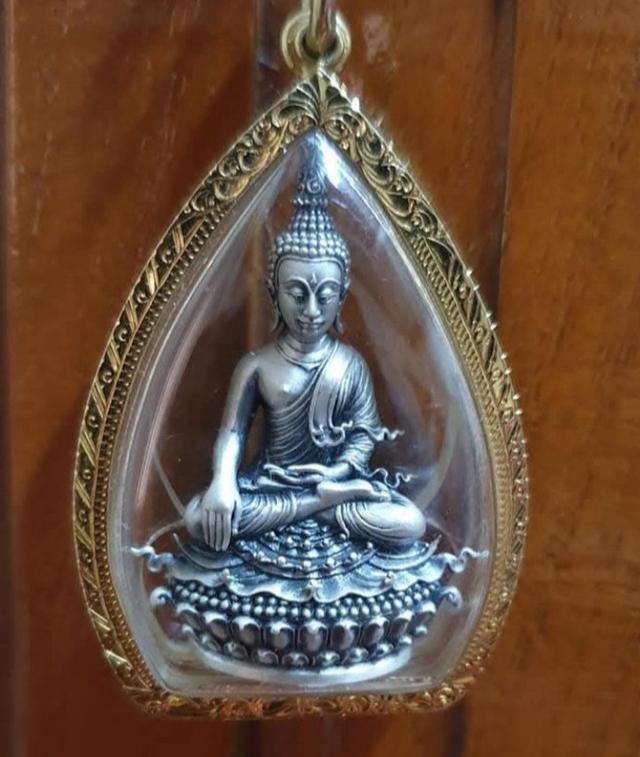 พระพุทธเลี่ยมทอง
