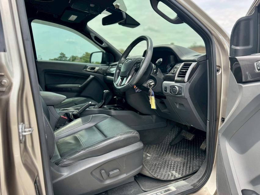 FORD EVEREST Wagon 4dr Titanium+ 7st Auto 6sp RWD 2.2DC Y17. สีน้ำตาล เกียร์ออโต้ 13