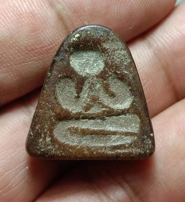 พระปิดตาพิมพ์หลังแบบหลวงพ่อแก้ววัดสุวรรณ