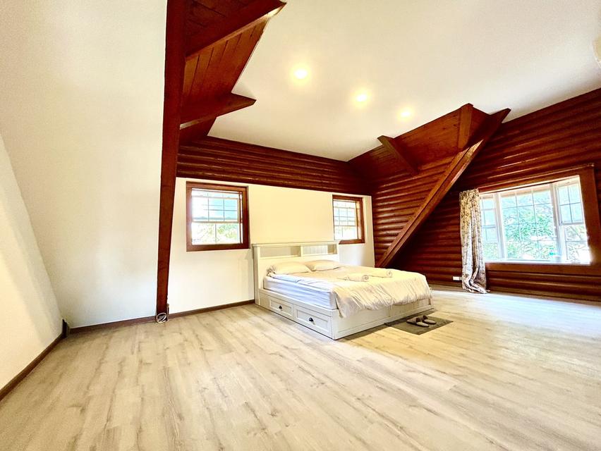 Boutique hotel and resort for sale at a very special price. Can be converted into a private residence, ready to move in, with stunning mountain views. 6