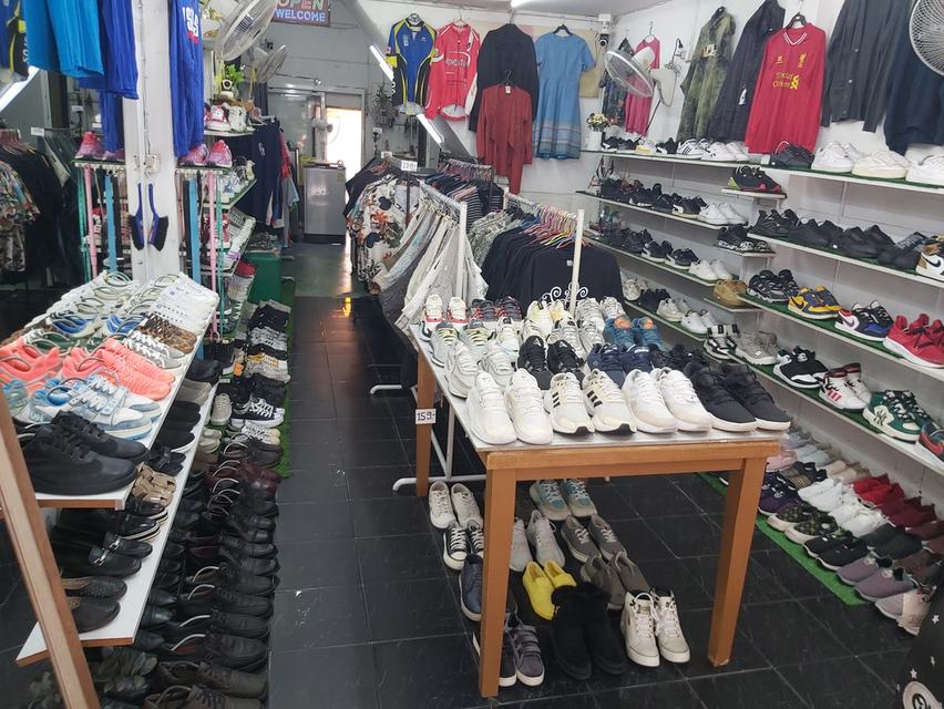 เซ้งร้านรองเท้าและเสื้อ ผ้ามือสองปากซอยลาดพร้าว 41 ทำเลทอง 2