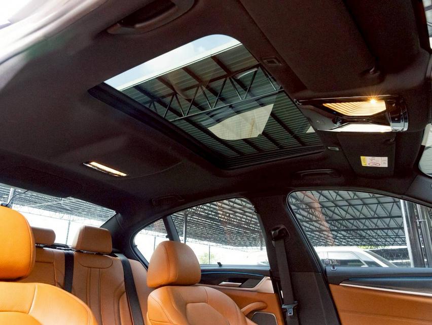 BMW 530e M Sport ปี 2022 *BSI 5 ปีหรือ 100,000 โล ถึง 18/3/2027*อะไหล่รับประกัน 5 ปี ไม่จำกัดระยะทาง 12