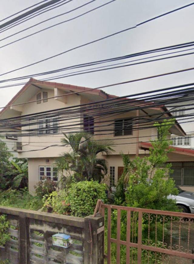 ขาย บ้านเดี่ยว ซอยนาคนิวาส 24 ลาดพร้าว 330 ตรม 104 ตรว 4นอน 3น้ำ ใกล้เซ็นทรัล อีสต์วิลล์