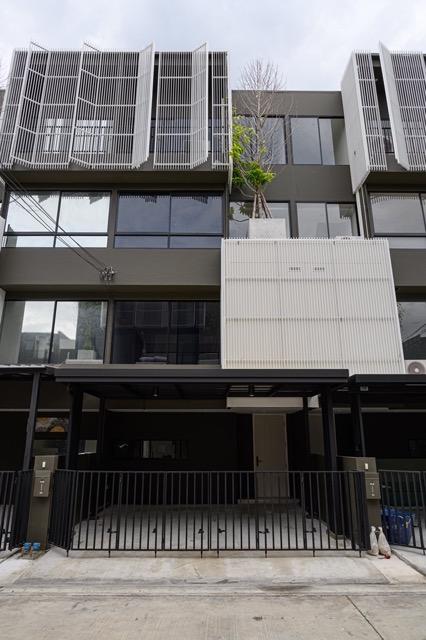 MTR32 บ้านใหม่สไตล์ Loft 3 ชั้นครึ่ง! เช่า NUE HYBE สุขสวัสดิ์ ติดถนนใหญ่ เลี้ยงสัตว์ได้ ใกล้ทางด่วนเข้าสาทร 1