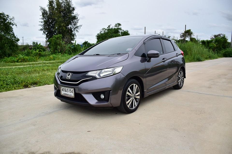 ปี2014จด15 ฟรีดาวน์ HONDA JAZZ GK เกียร์แพดเดิ้ลชิฟ SV / เบาะหนังแท้ แอร์จอ ครุสคอลโทล กุญแจคีเรท จอ กล้องหน้าหลังABS AIRBAG โทร0957401229 ไอดีไล UTBP