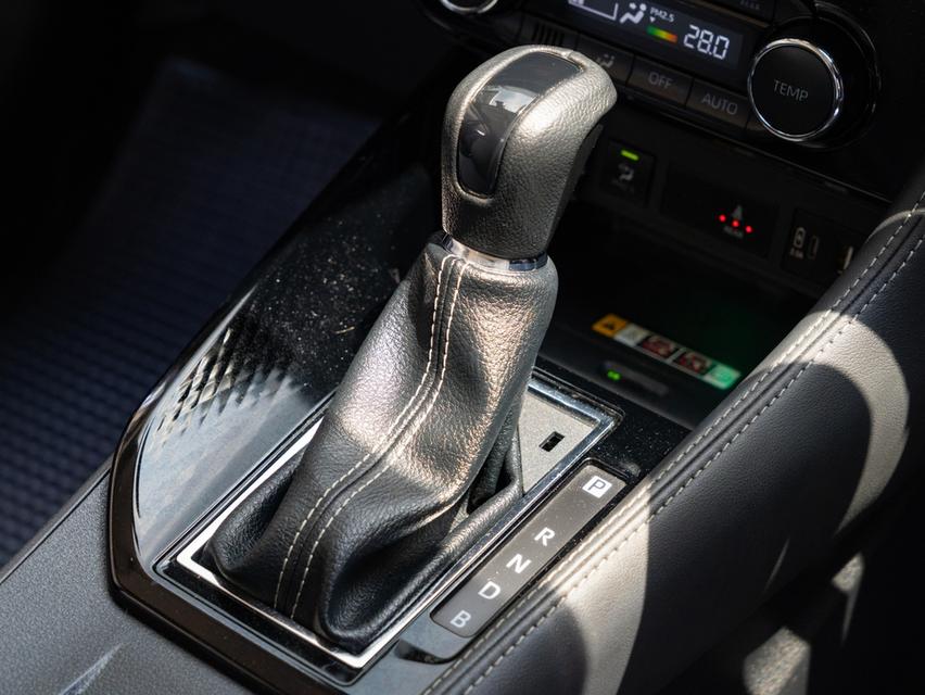 TOYOTA YARIS ATIV HEV PREMIUM 2025 รูปที่ 15