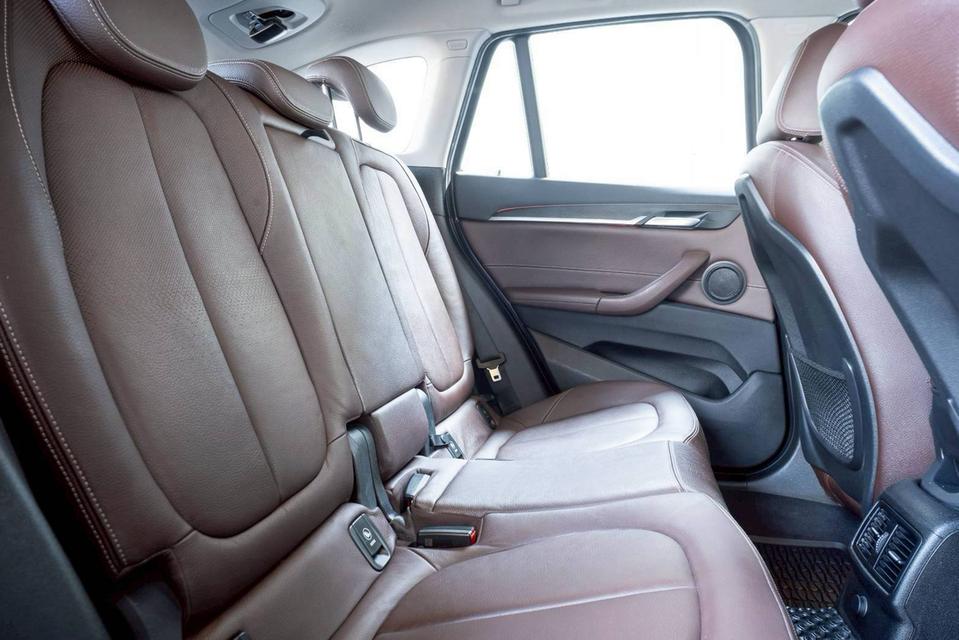 BMW X1 Sdrive 28d ปี17 รูปที่ 12