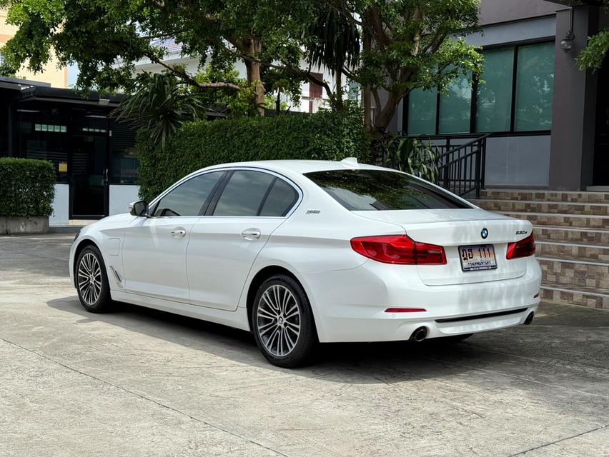 2020 BMW 530e G30 รถมือเดียวออกป้ายแดง รถวิ่งน้อย เข้าศูนย์ทุกระยะ ไม่เคยมีอุบัติเหตุครับ 5