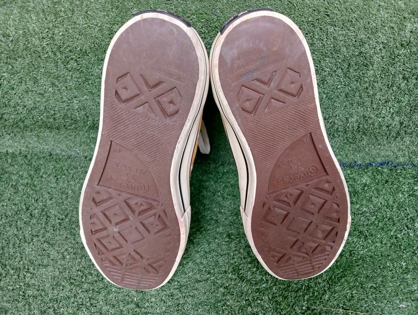 CONVERSE ผ้าใบหุ้มข้อมือสอง สภาพเหมือนใหม่ จัดส่งฟรี!!!เก็บปลายทาง