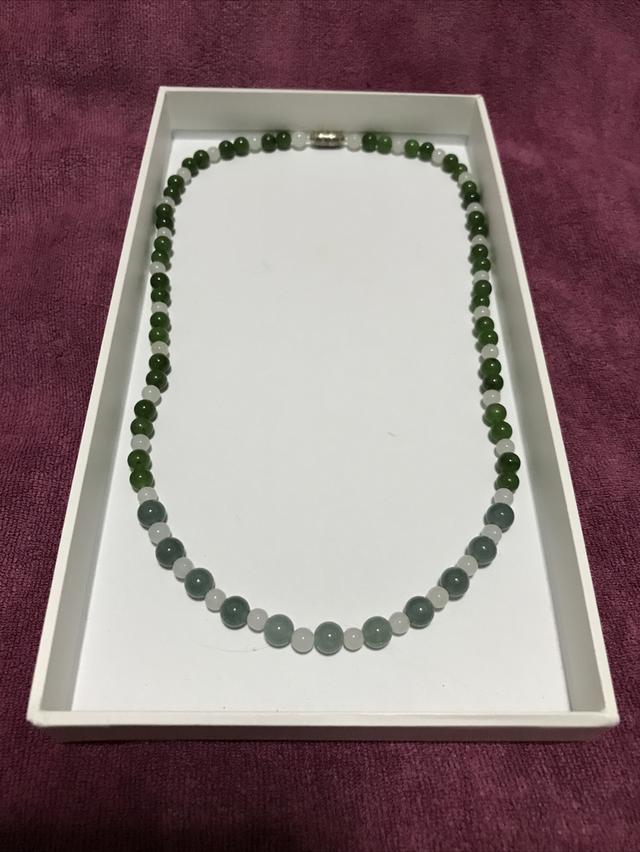 เครื่องประดับสตรีสร้อยหินแท้หยกแท้สีเขียว,ฟ้า