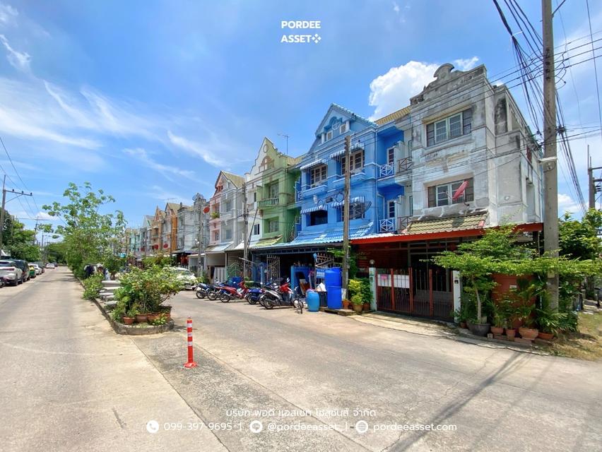 ทาวน์เฮ้าส์ 3 ชั้น หมู่บ้านลัลลี่วิลล์ ลำลูกกา-คลอง1 (ขนาด 21 ตร.ว.) ซอยบุญคุ้ม ปทุมธานี  : Lully Ville Lumlukka Khlong1 15
