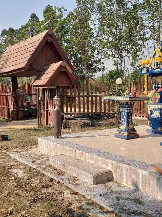 ที่ดินพร้อมบ้าน  3  หลัง 7