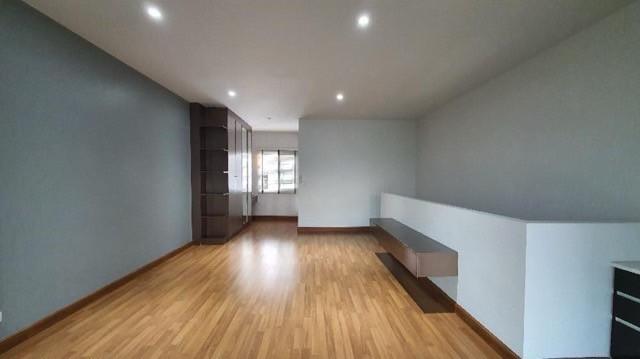 ให้เช่าทาวน์โฮม 3 ชั้น หลังมุม The Ricco Town Watcharapol ถนนร่วมมิตรพัฒนา ใกล้ 5 แยกวัชรพล  7