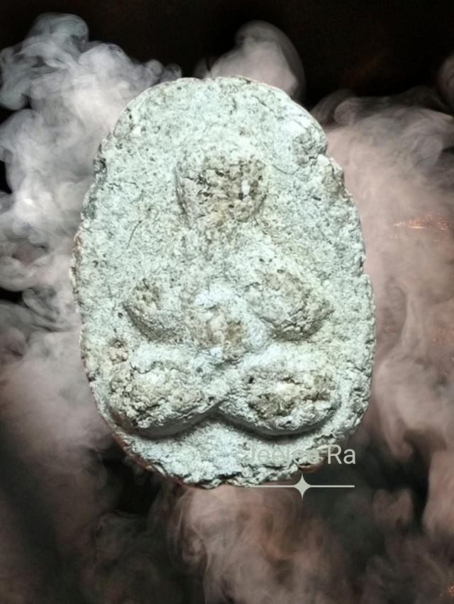 ขออนุญาตแอดมินคะ #พระปิดตา #หลวงพ่ออยู่ วัดบางหัวเสือสมุทรปราการ จัดสร้างปี2485 สตใจสอบถามได้คะ เนื้อผงพุทธคุณ อัดแน่น จิ๋วแต่แจ๋ว