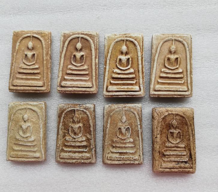 สมเด็จสองหน้า หลังลายเครือเถาวัลย์ หลังรางลูกคิด ๒๔๑๑