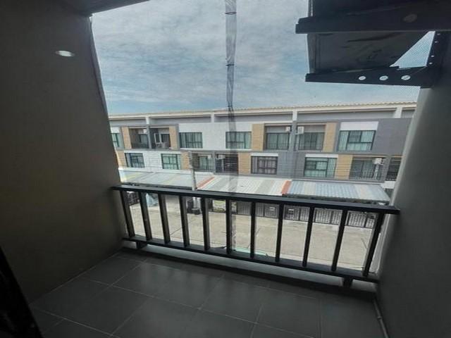 PB5852ให้เช่า ทาวน์โฮม 3 ชั้น ย่านร่มเกล้า โครงการ ทรีโอ ร่มเกล้า ใกล้ มหาลัย  4