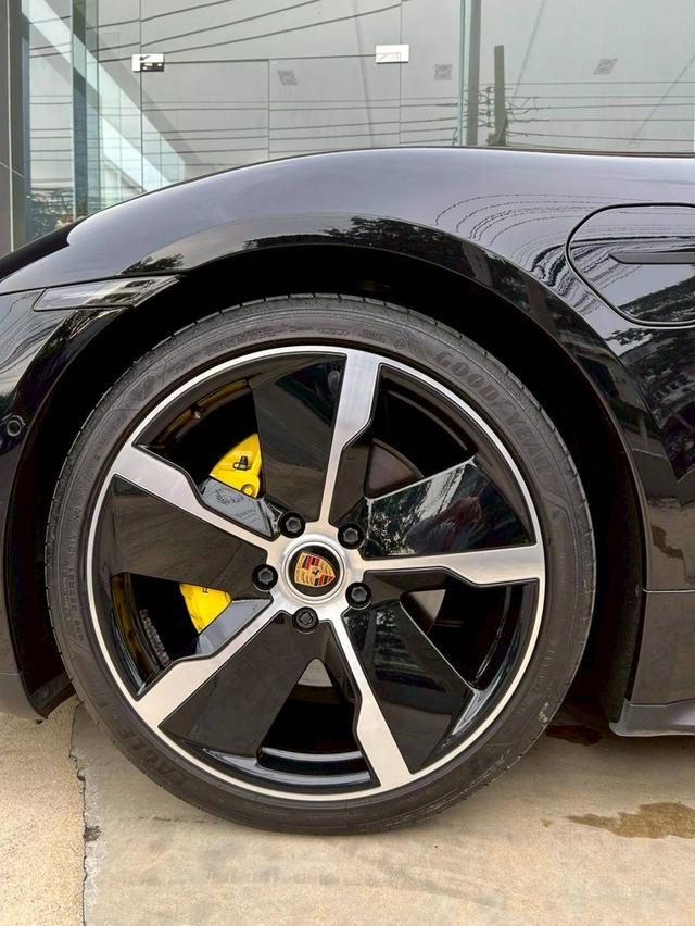 Porsche Taycan Cross Tourismo ปี22 18