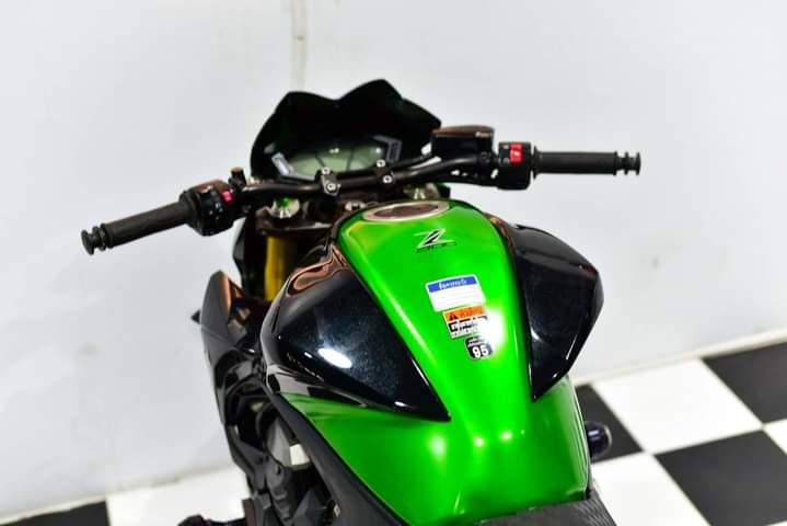 Kawasaki Z800 สีเขียว 2
