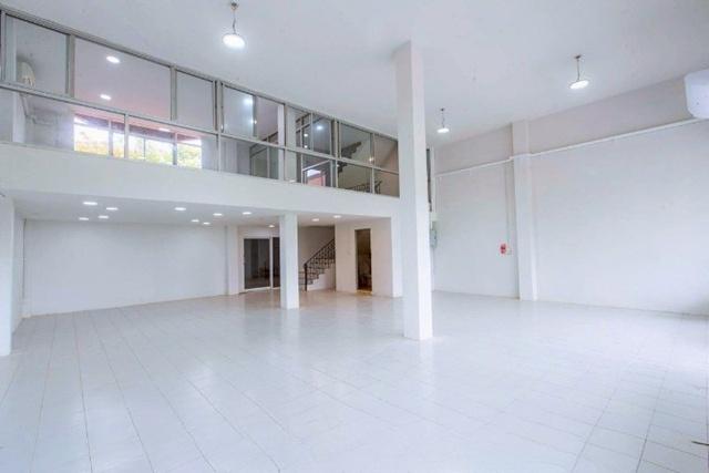 โชว์รูม 5 นอน ไม่เคยอยู่! ให้เช่าอาคารสำนักงาน 4 ชั้น 2คูหา 56ตร.วา. 576ตร.ม MRTสวนหลวง ร.9 2.4 กม. ถ.เฉลิมพระเกียรติร.9