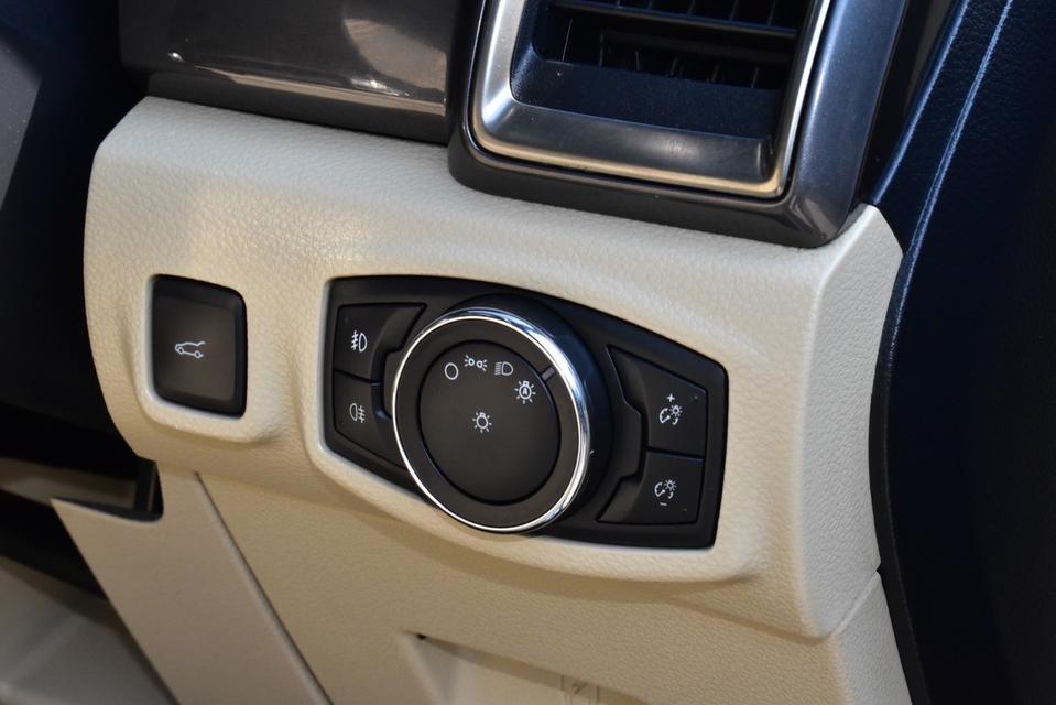 รหัสรถ PB3172 FORD EVEREST, 3.2 TITANIUM PLUS 4WD ดีเซล รูปที่ 7