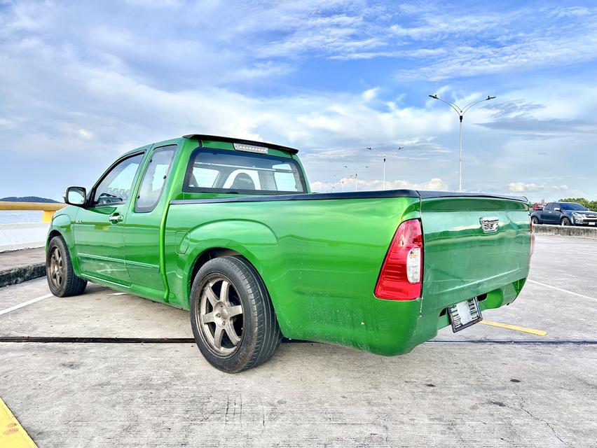 D-MAX