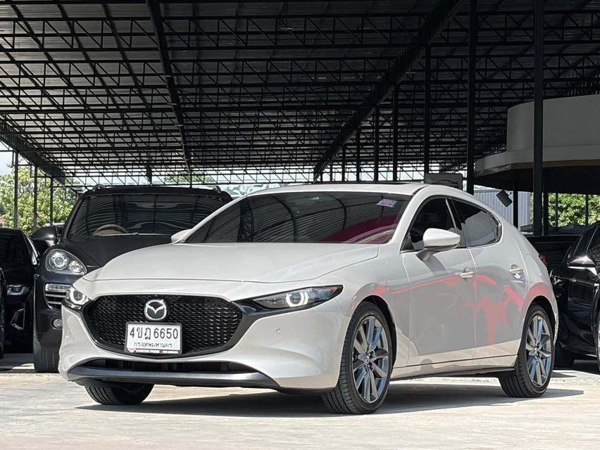 2023 MAZDA MAZDA3, 2.0 SP SPORTS โฉม ปี19-ปัจจุบัน 5Dr สีน้ำตาล ตัวท็อปสุด มือเดียวป้ายแดง จดทะเบียน 2023