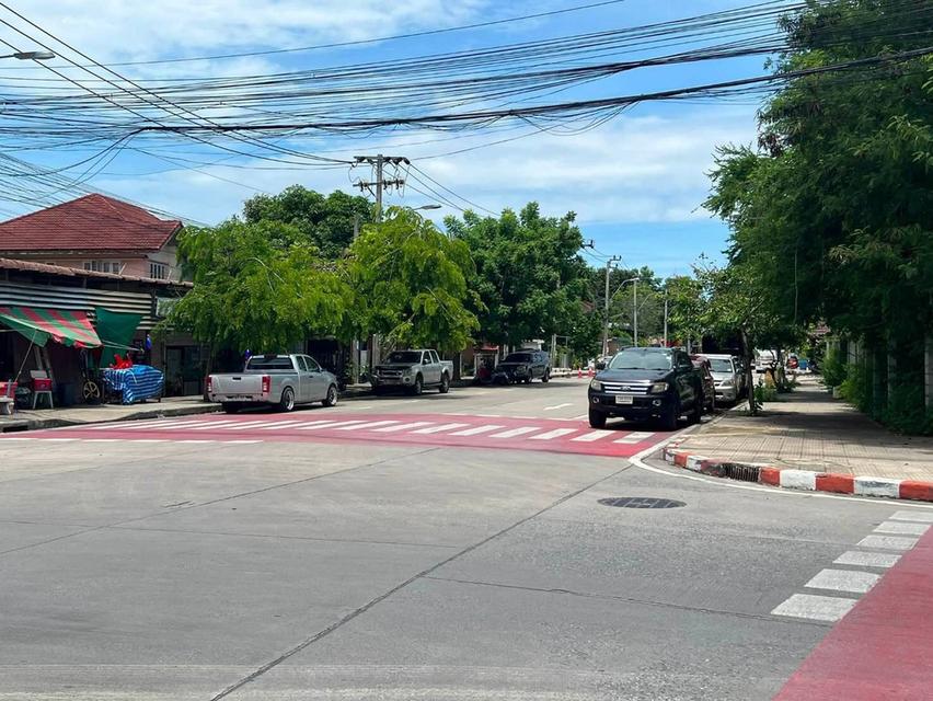 ขายที่ดินพร้อมสิ่งปลูกสร้าง แปลงมุม ติดถนนเฉลิมพระเกียรติ ร.9 ซอย28 ทำเลดี (N.2227) 18