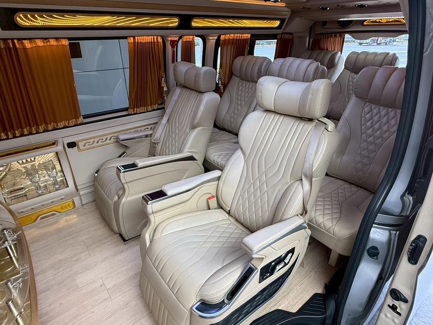 2019 TOYOTA COMMUTER, 2.8 โฉม ปี19-ปัจจุบันสีเทา เครื่องยนต์ 2.8 ดีเซล เกียร์ออโต้ ป้ายฟ้าแท้ รูปที่ 7