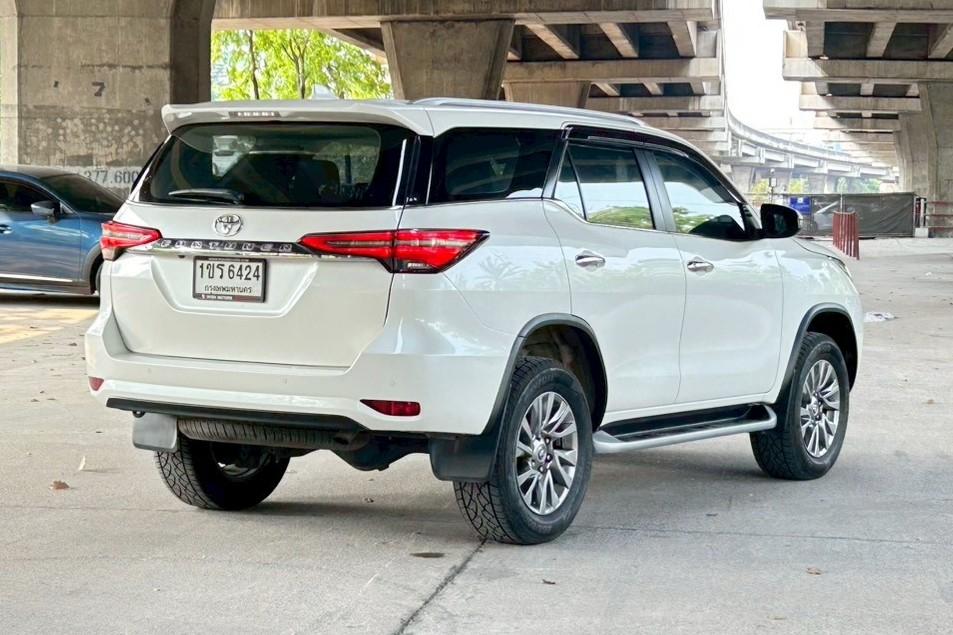 🚗 2021 Toyota Fortuner 2.4 V 2WD AT รูปที่ 5