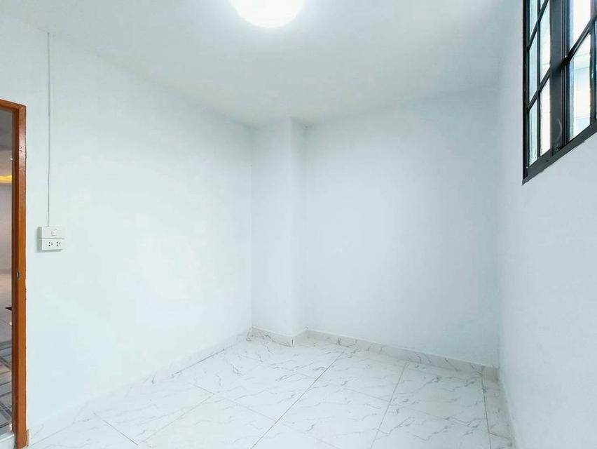หมู่บ้านแดนทอง 12