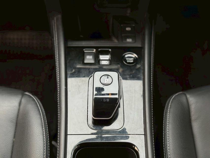 NISSAN Kicks Wagon 4dr V FWD 1.2i Y22 (mnc)สีเทา ออโต้  รถสวยรถบ้านสภาพป้ายแดง 17