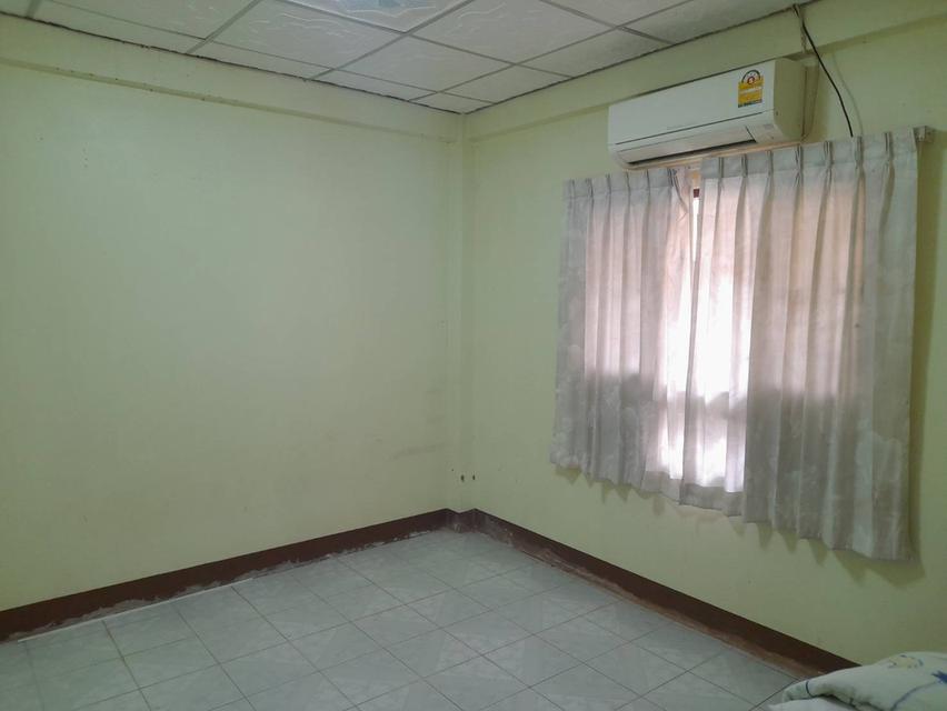 #ขายด่วน บ้านสวยน่าอยู่  ราคาดูดีที่ 1,050,000 บาท เท่านั้น เนื้อที่ 50 ตรว. พื้นที่ใช้สอย 95 ตารางเมตร 2 ห้องนอน 2 ห้องน้ำ  แถมฟรี แอร์ 3 ตัว  บ้านเล 6