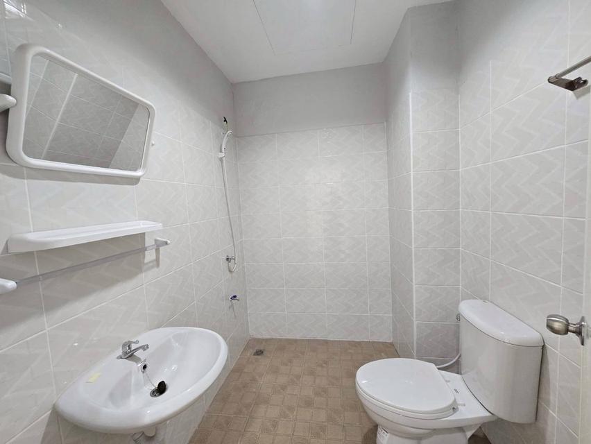 ขายทาวน์โฮม 4 ชั้น รีโนเวทใหม่ ใกล้รถไฟฟ้า สายสีชมพู มีนบุรี (N.1966) 7