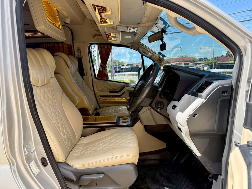 ปี 2019 TOYOTA COMMUTER, 2.8 โฉม ปี19-ปัจจุบันสีเทา เครื่องยนต์ 2.8 ดีเซล เกียร์ออโต้ ป้ายฟ้าแท้ รูปที่ 10