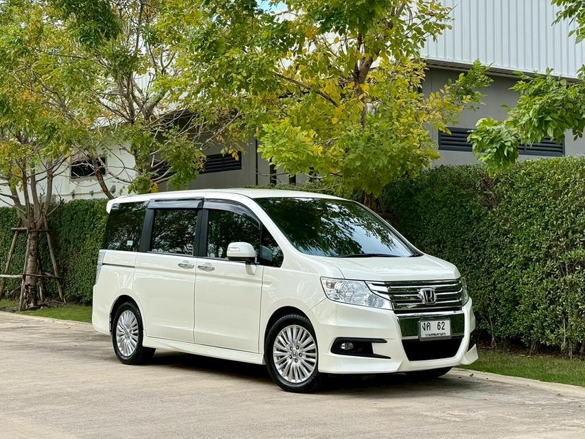 HONDA STEPWGN #SPADA 2.0 ปี 2013 สีขาว รถครอบครัว สุดเอนกประสงค์ เจ้าของดูแลอย่างดี สภาพป้ายแดง 2
