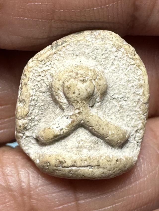 พระปิดตา เนื้อผง เก่า ไม่ทราบที่