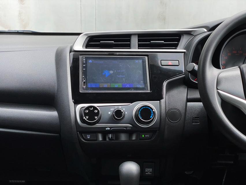 Honda Jazz 1.5S ปี 2017 เลขไมล์ 104,xxx km 17