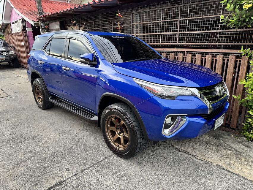 ขาย NEW FORTUNER ตัวท็อปขับสี่ สีน้ำเงินแท้โรงงาน