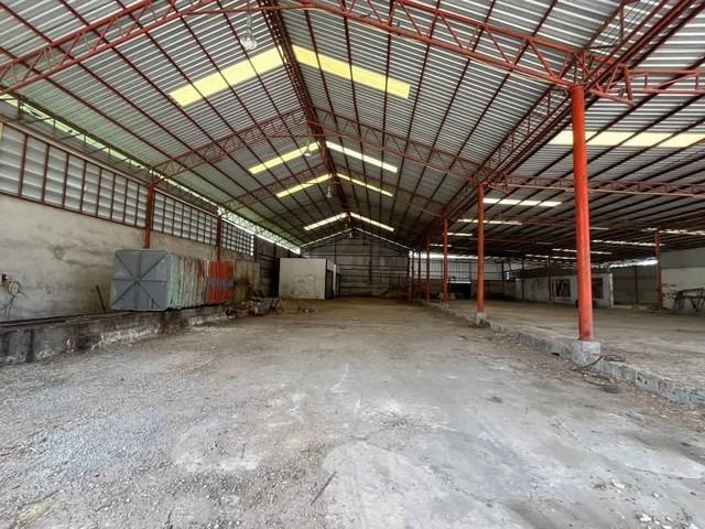 ขายโรงงานพนัสนิคมชลบุรี 18-2-87 ไร่ พื้นที่สีเหลือง พื้นที่ภายในโกดัง 1,600 ตรม เดิมทำโรงไม้เก่า ห่างตัวเมืองพนัส 2 กิโล 2