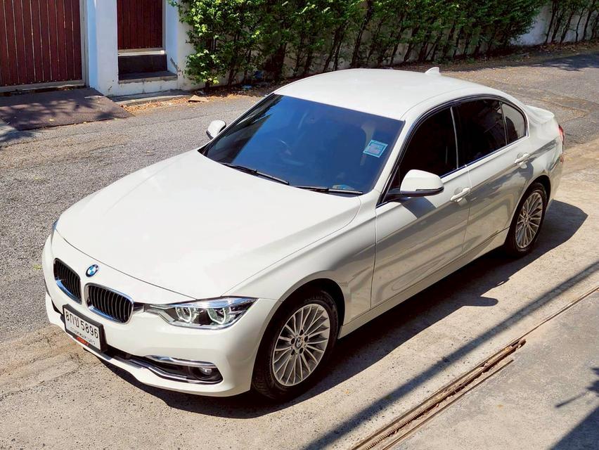 BMW 320d Luxury ปี 2017 ไมล์ 22x,xxx km.