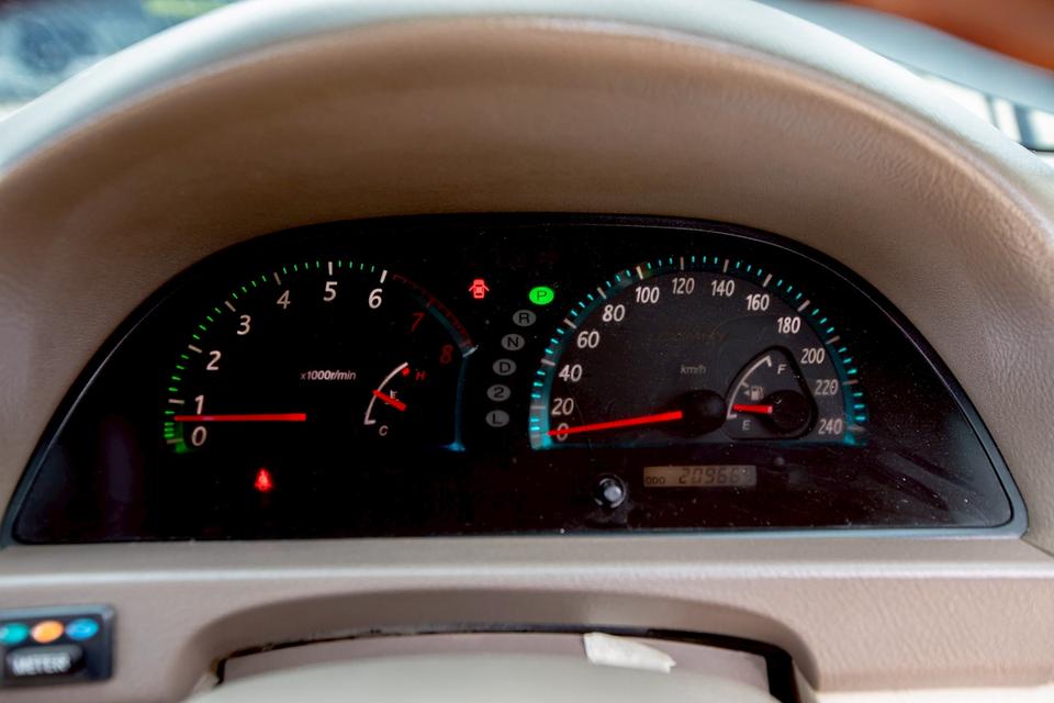 Toyota Camry 2.4Q สีเทา ปี 2004 สวยเดิม ออฟชั่นเต็ม 16