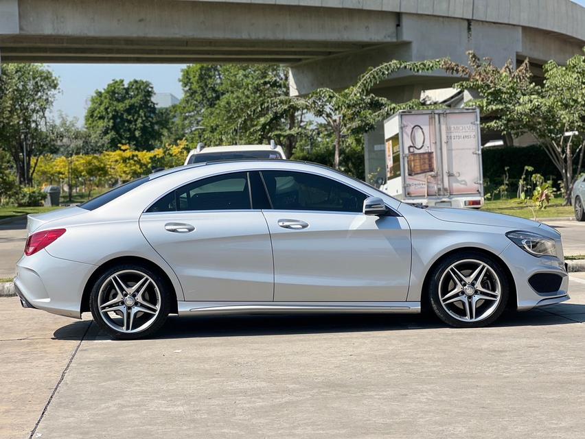 Mercedes Benz CLA250 AMG ปี 2013 จด 14 ไมล์ 6x ,xxx km 9