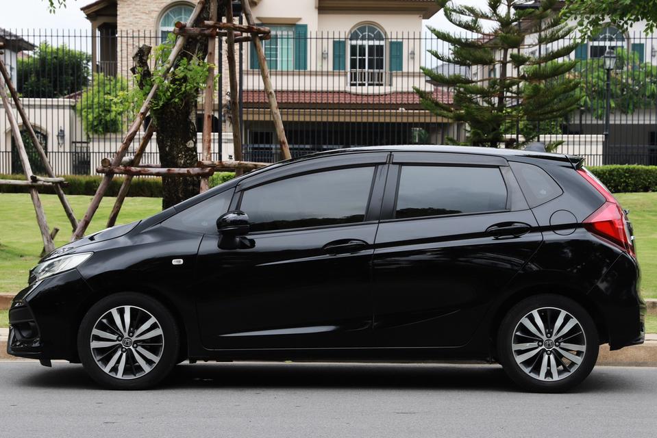 Honda Jazz 1.5V GK ปี2017  4