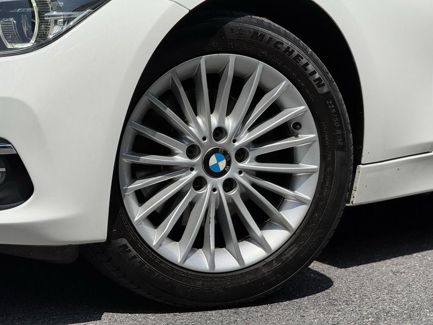 BMW 320dF30  Steptronic 8sp RWD 2.ODTi(Luxury) 2017 จด 2018 รูปที่ 6