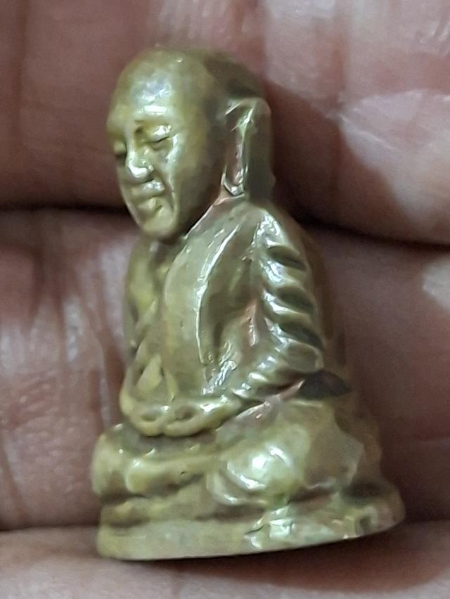 พระเครื่อง หลวงพ่อเงิน ปี2515 รูปที่ 2