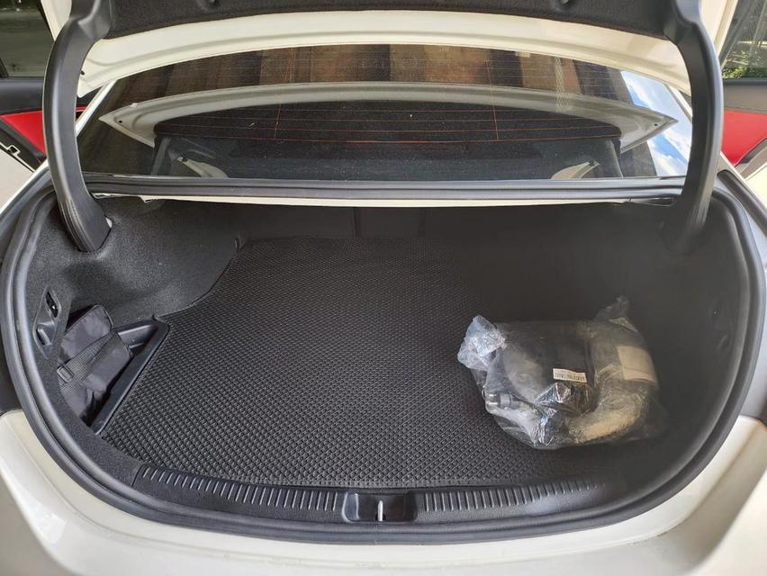 Mercedes-Benz C350e W206 AMG AT ปี 2025 20