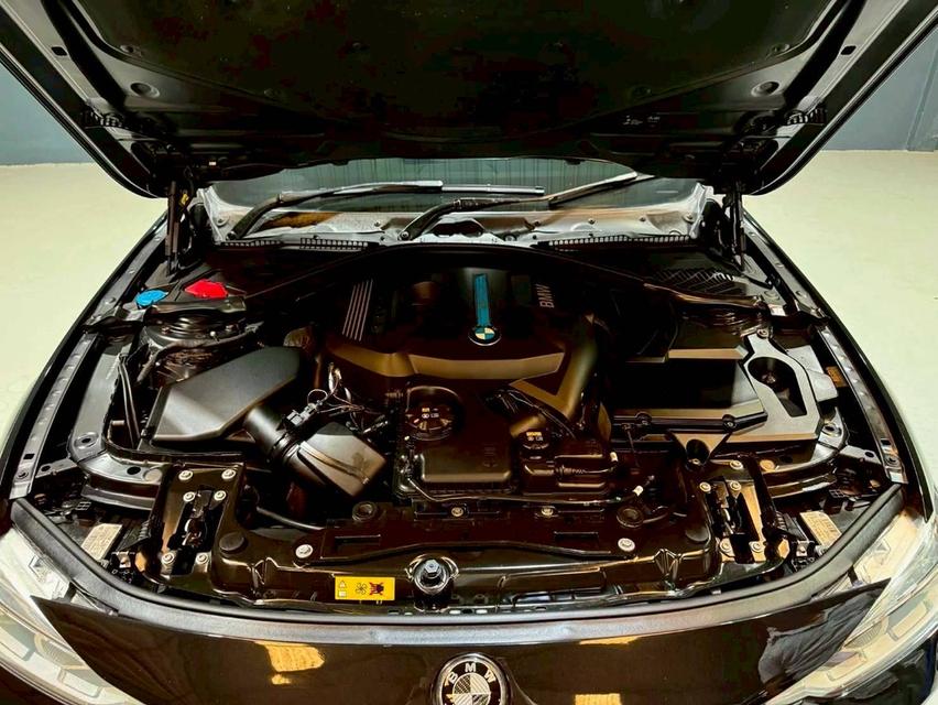 BMW 330e M-Sport (F30) ปี 2017 รูปที่ 15