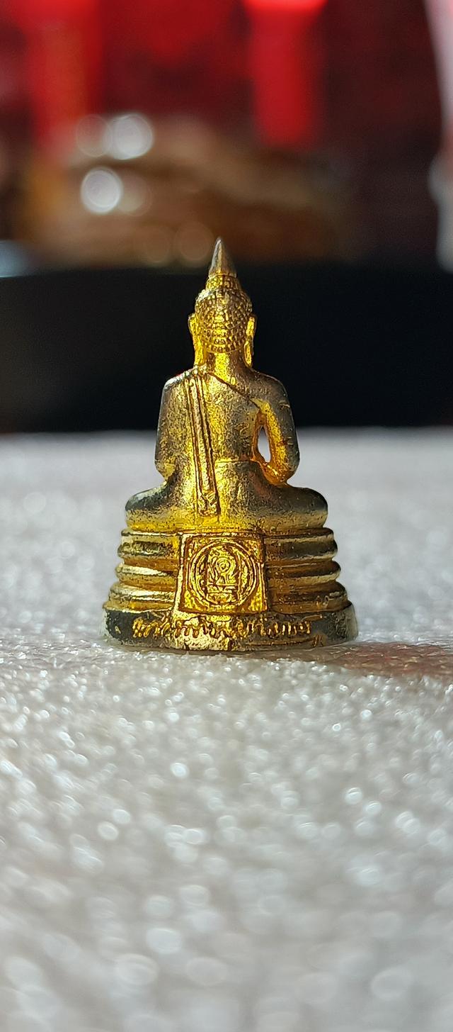 รูปหล่อหลวงพ่อโสธร ภปร. ด้านหน้าตอกโค๊ต จอ 3