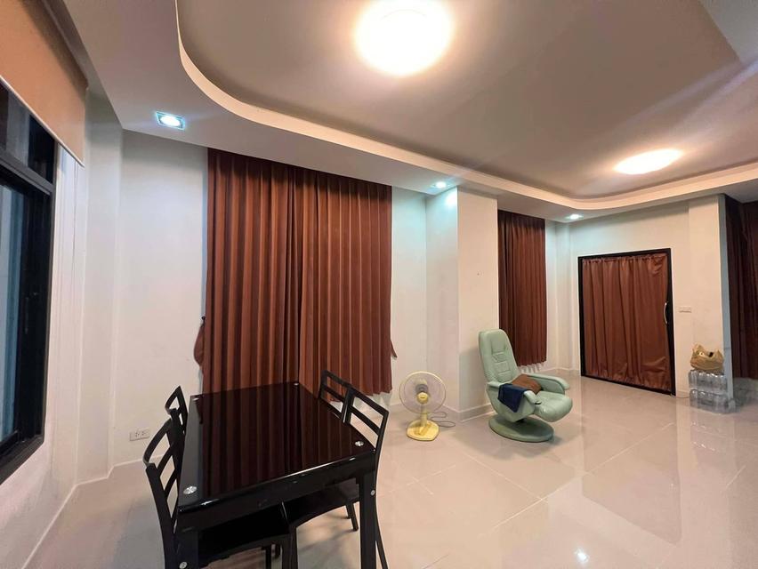 ขายบ้านโครงการโยเฮ้าส์หนองกระทุ่มอำเภอเมืองนครราชสีมา ขนาด 47.6ตร.ว.2ชั้น 3 ห้องนอน 2 ห้องน้ำ1 ห้องครัว พื้นที่ใช้สอย 146 ตรม. 2