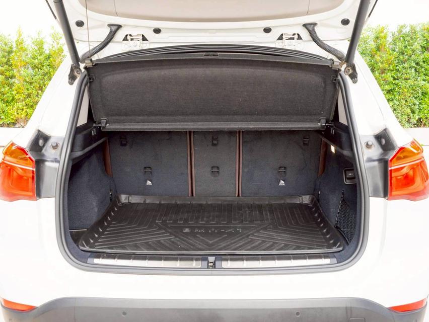 BMW X1 sDrive 18d xLine ปี 2019 10